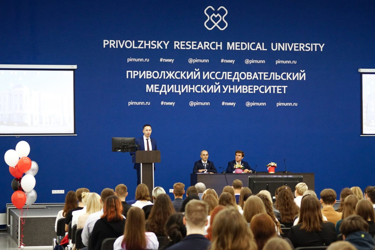 Мелик-Гусейнов поздравил первокурсников ПИМУ и медколледжа с началом учебного года