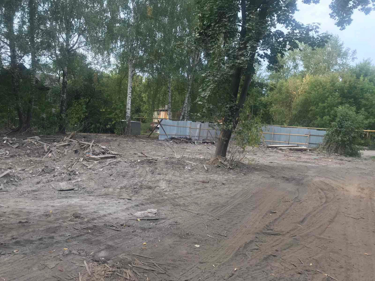 Пять аварийных расселенных домов снесли в Ленинском районе Нижнего Новгорода