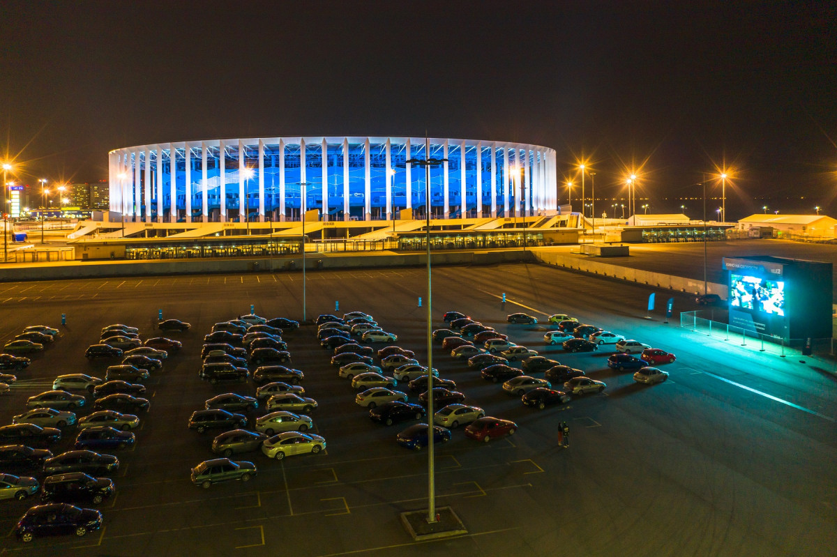 Бесплатная кинопарковка открывается для нижегородцев у стадиона на Стрелке