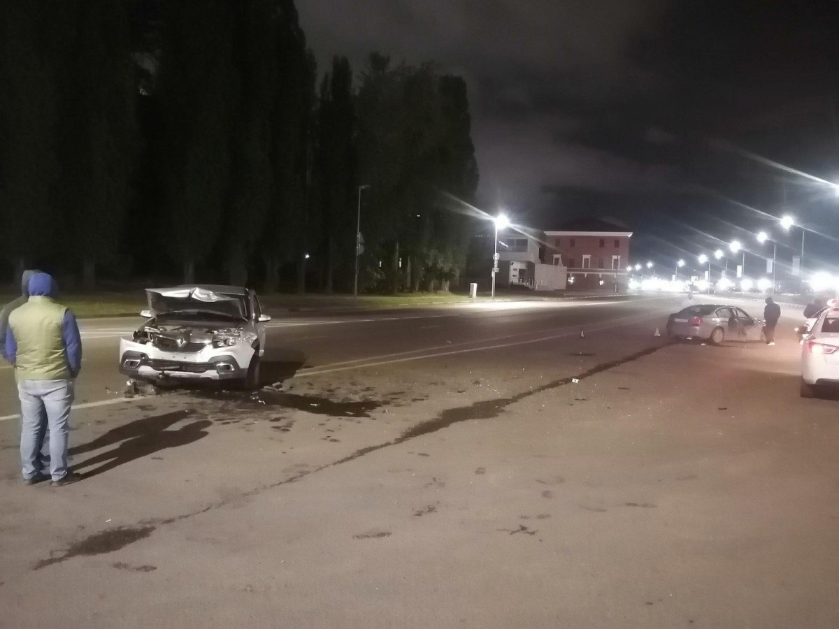 Четыре человека пострадали в ДТП на Нижне-Волжской набережной