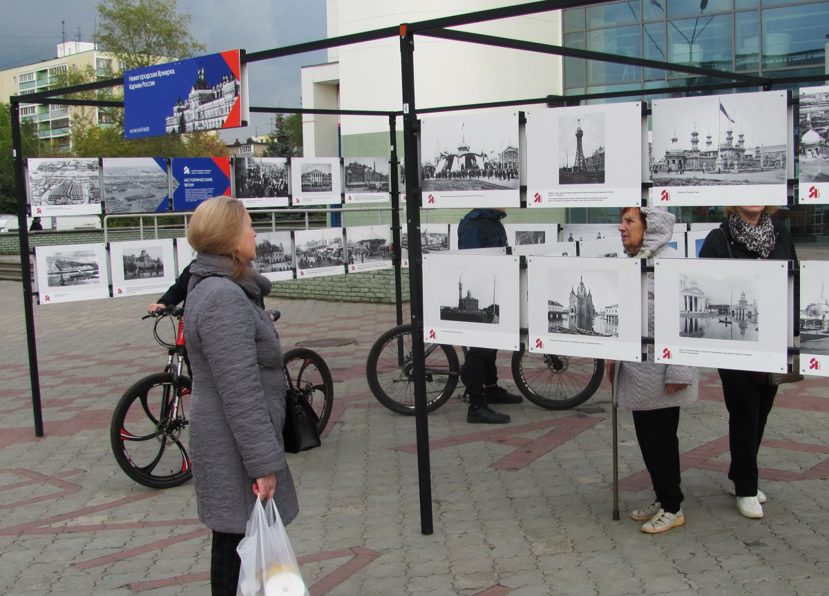 9 мая в нижнем новгороде. Кузница Победы Нижний Новгород. Выставка кузница Победы Нижний Новгород. Уличная выставка Нижний Новгород. День Победы Нижний Новгород.