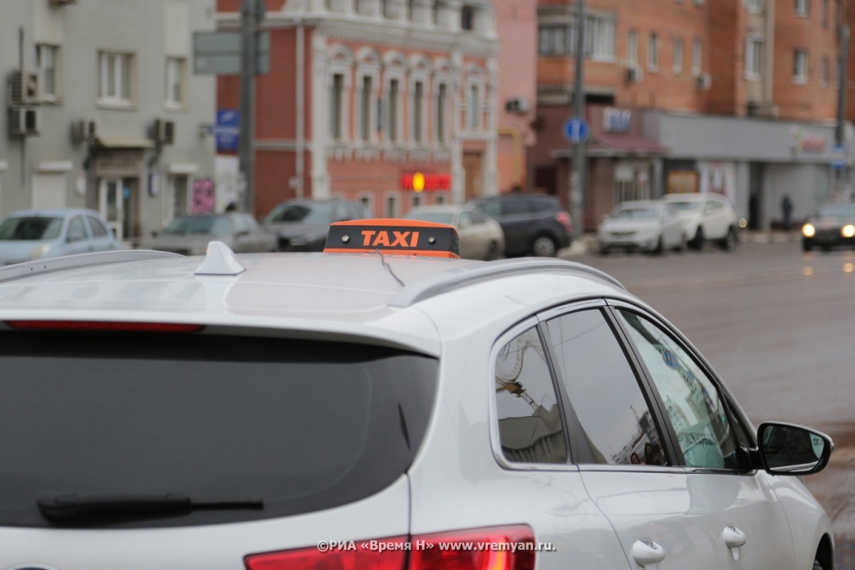 Водителям с судимостью хотят запретить работать в такси