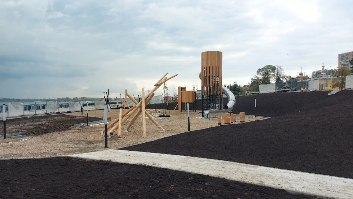 Новая детская площадка на Нижневолжской набережной почти готова к открытию  | Информационное агентство «Время Н»