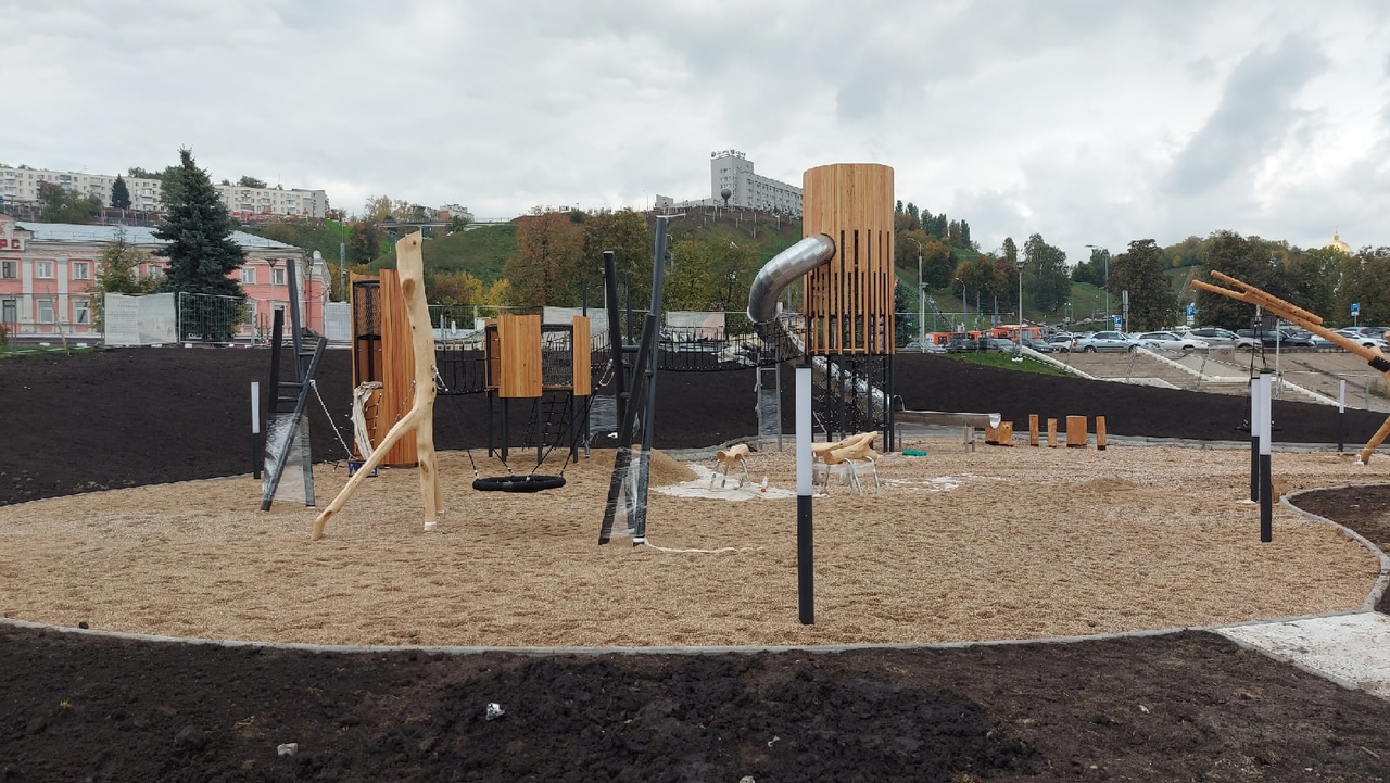 Новая детская площадка на Нижневолжской набережной почти готова к открытию  | Информационное агентство «Время Н»