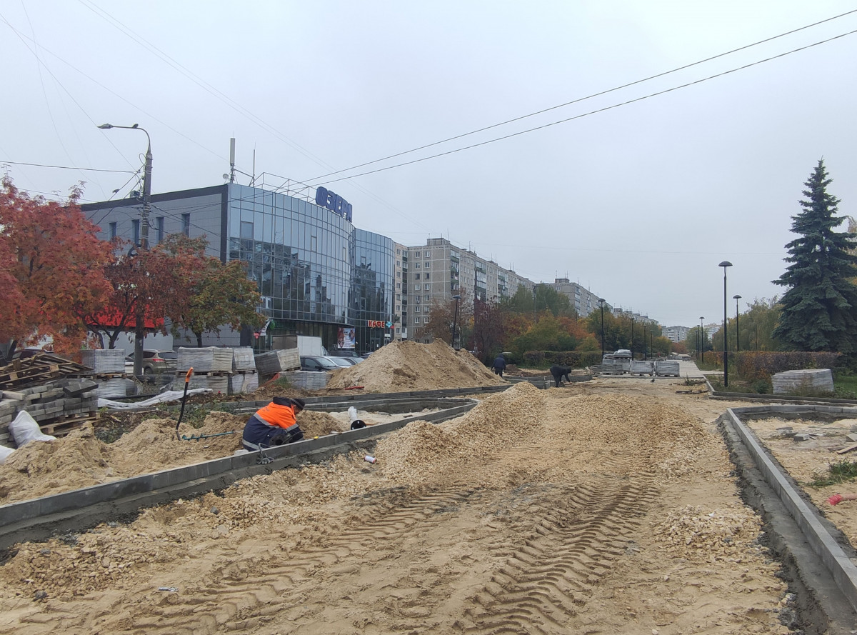 Благоустройство проспекта 70 лет Октября возобновили в Сормовском районе