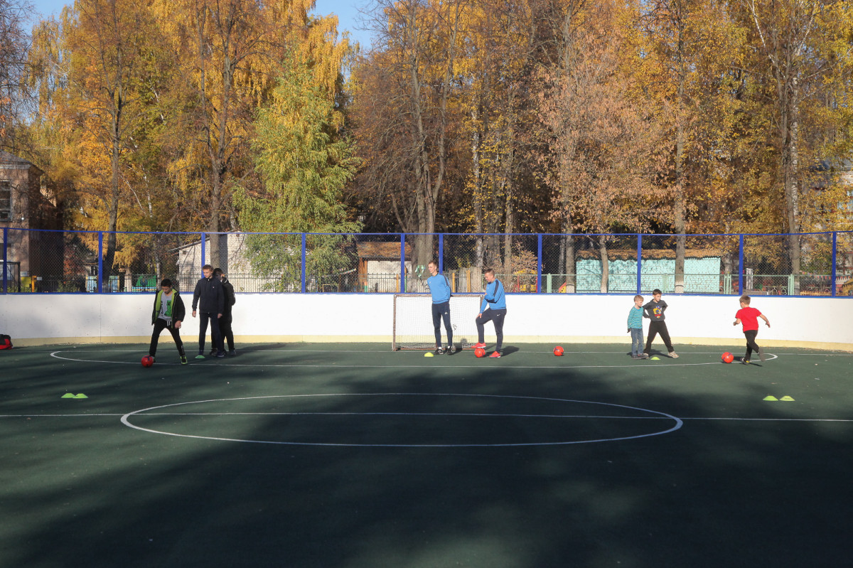Закончилось благоустройство спортивной площадки в Ленинском районе