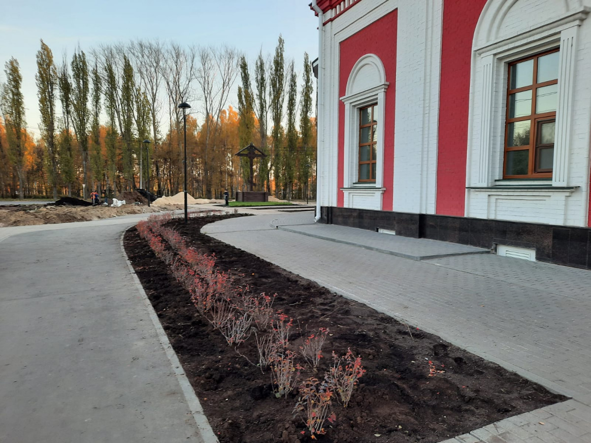 Благоустройство сквера на проспекте 70 лет Октября завершат в ноябре