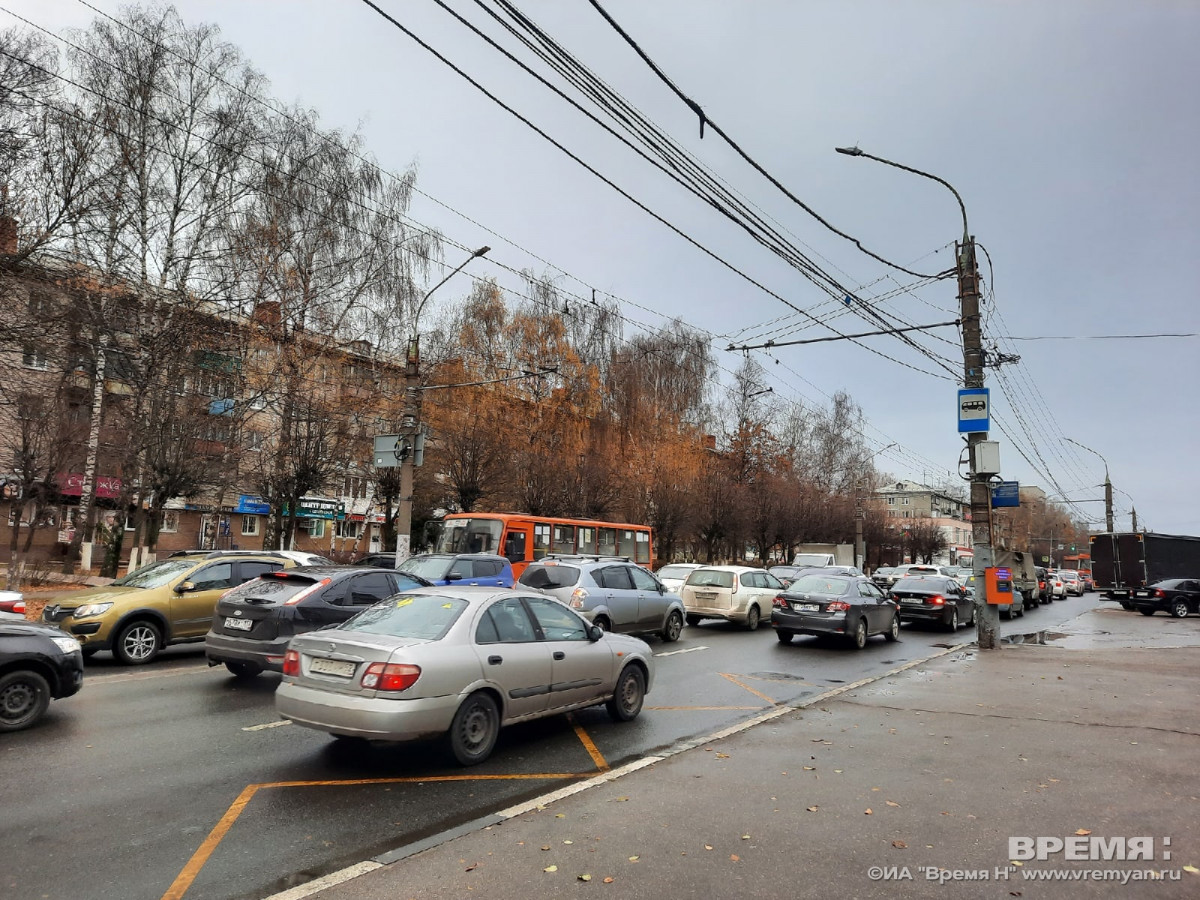 Пробки сковали центр Автозаводского района