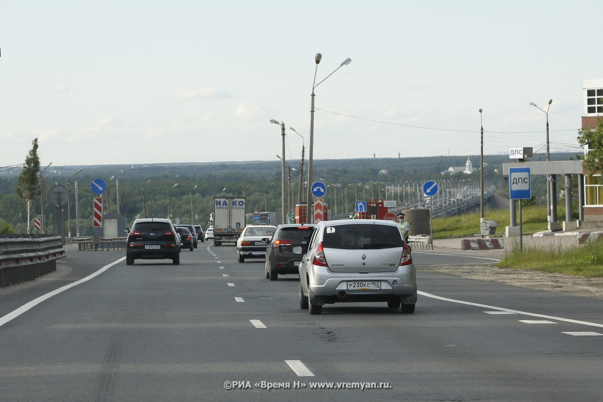 Огромная пробка образовалась на Арзамасской трассе из-за ДТП