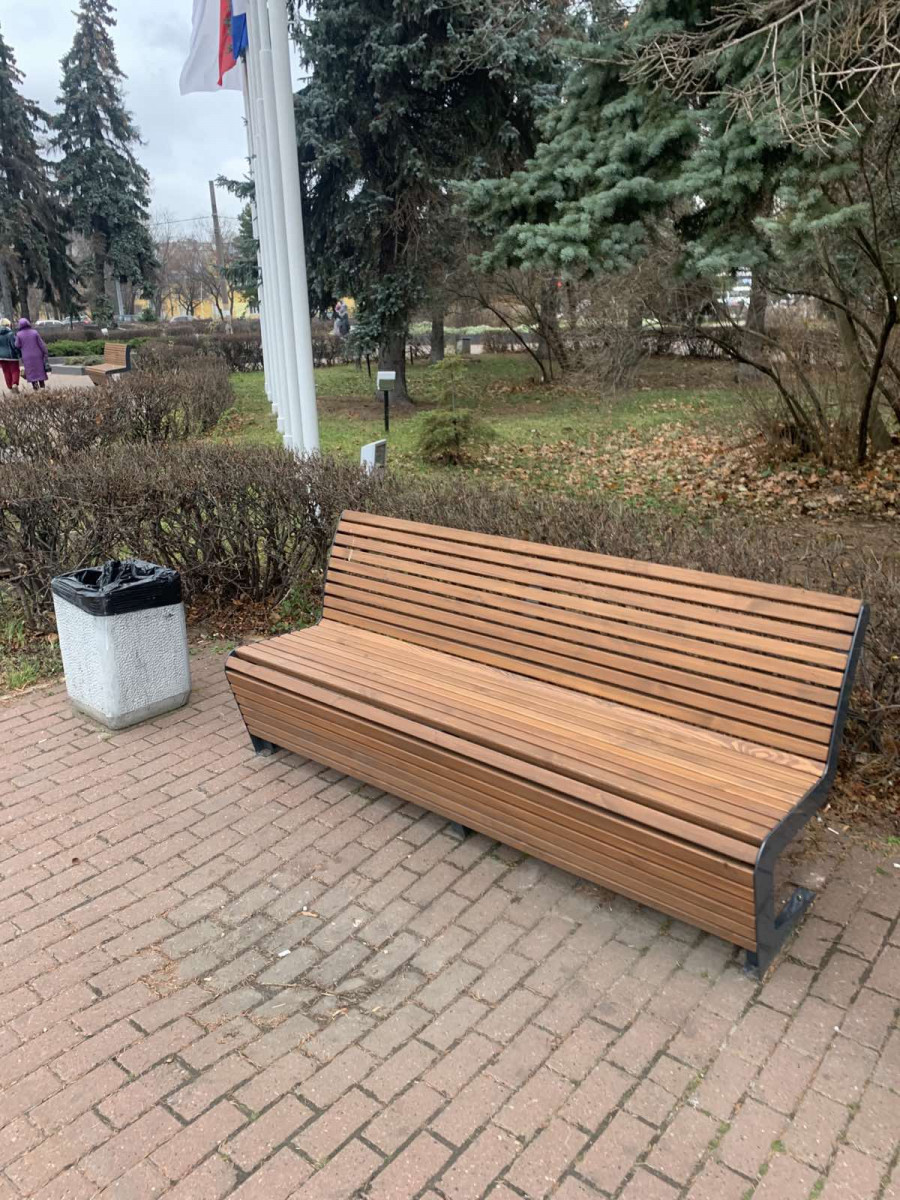 32 урны и 22 скамейки установят в Автозаводском районе