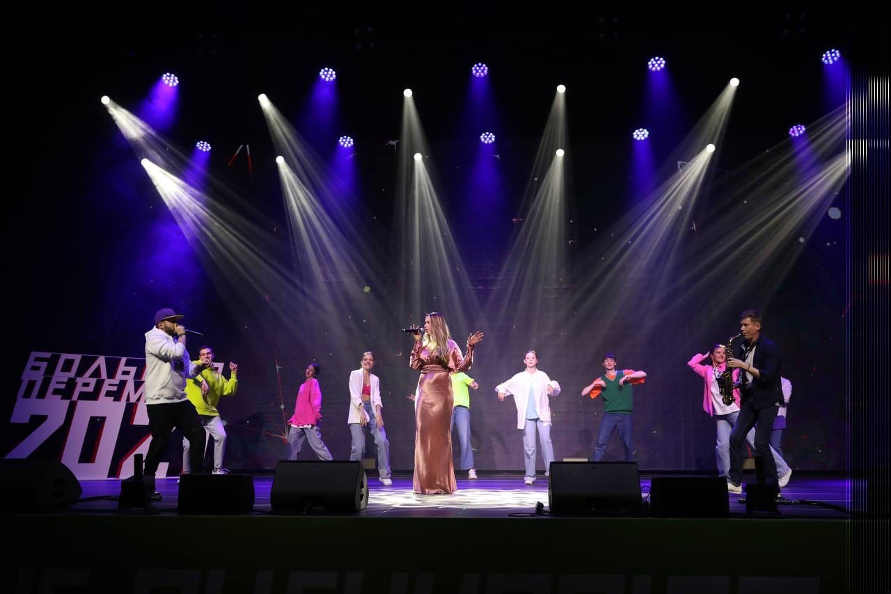 хор шоу. битва хоров дети. битва хоров 2023 москва. битва хоров алтайский край октябрьский район. финал большая перемена 2022.