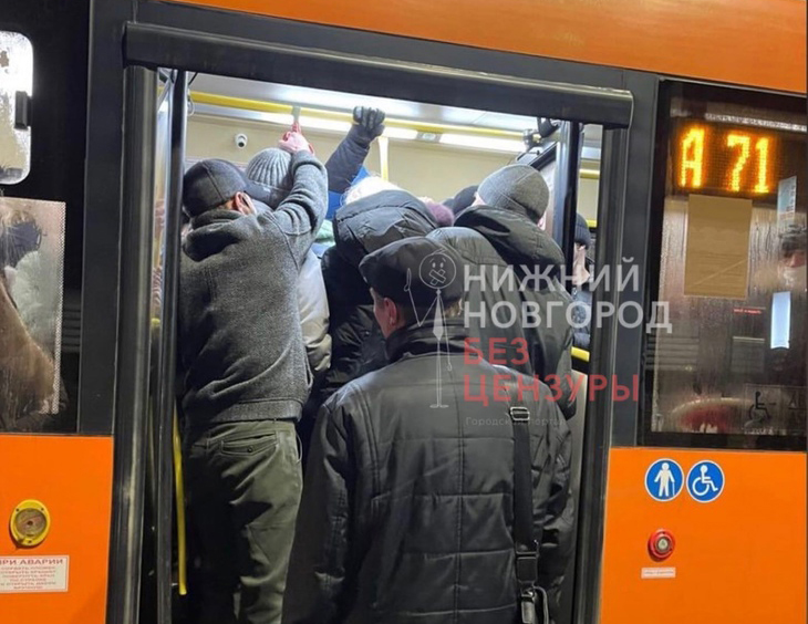 Водители нижегородских автобусов работают в две смены