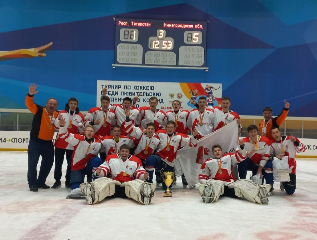 Команда Мининского университета выиграла кубок ПФО по хоккею.