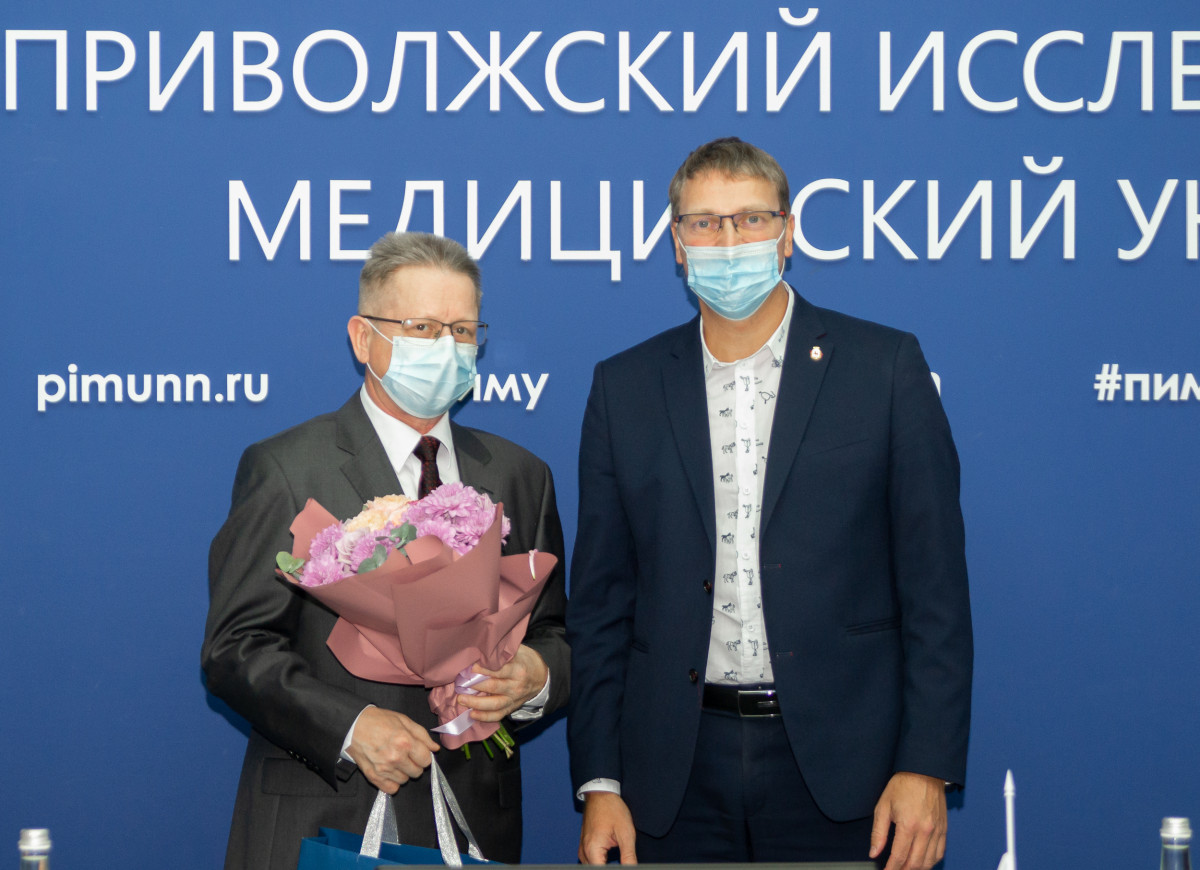 Заслуженным работникам здравоохранения вручили медали в честь 800-летия Нижнего Новгорода