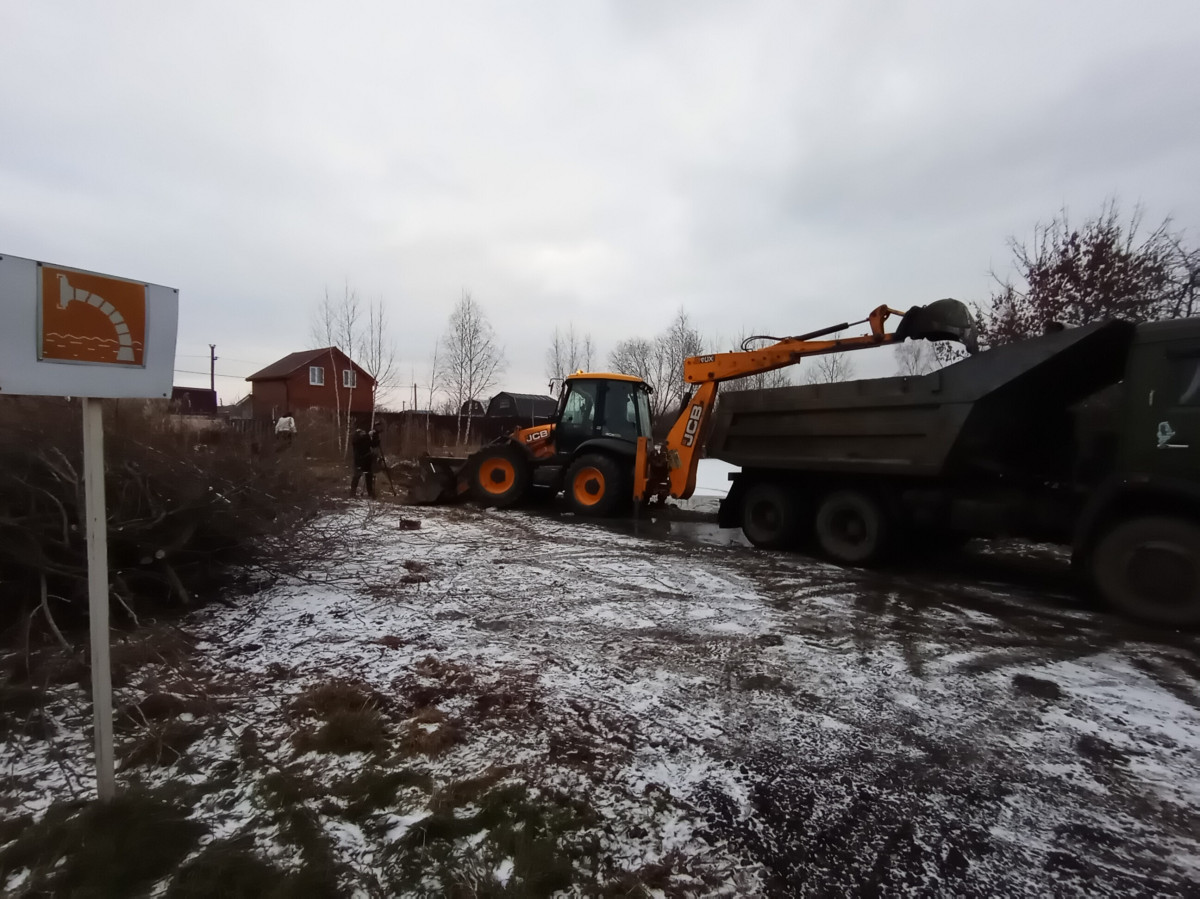 Противопожарные водоемы расчищают в Автозаводском районе