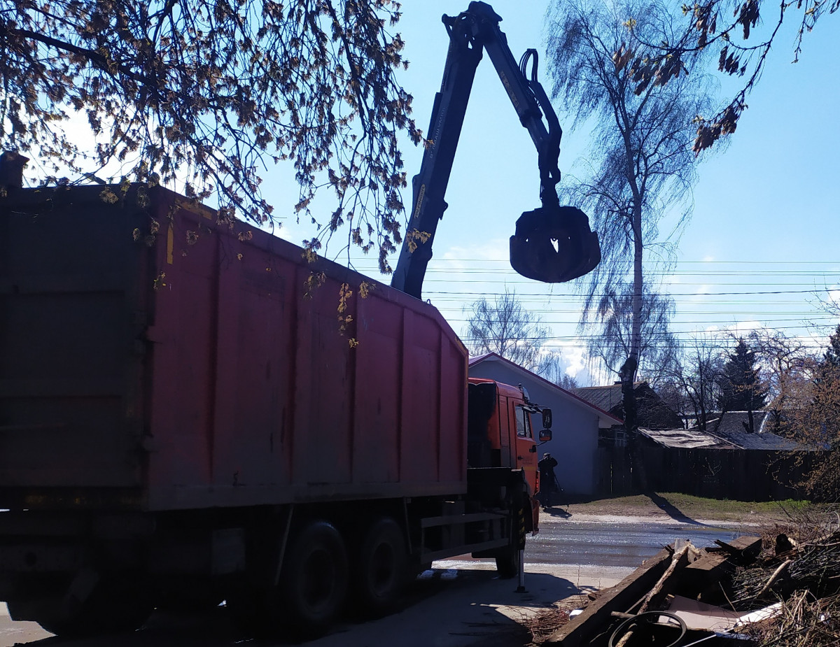 Более 5,5 тысяч кубометров мусора вывезли с несанкционированных свалок Сормовского района