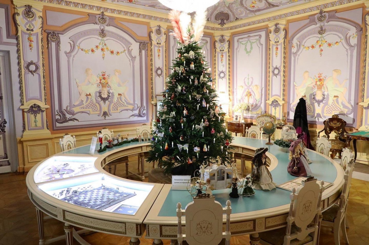 Традиционная выставка «Волшебный мир зимних праздников» открылась в Усадьбе Рукавишниковых