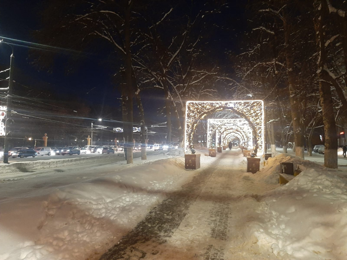 30 новогодних арок устанавливают в Приокском районе