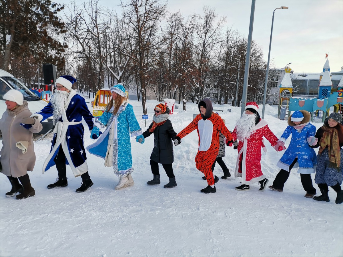 Слет Дедов Морозов провели в Дзержинске накануне Нового года