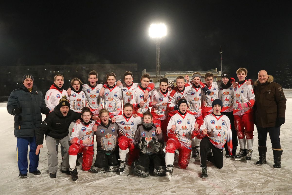 Три нижегородские сборные по хоккею с мячом вышли в финальную стадию первенств России