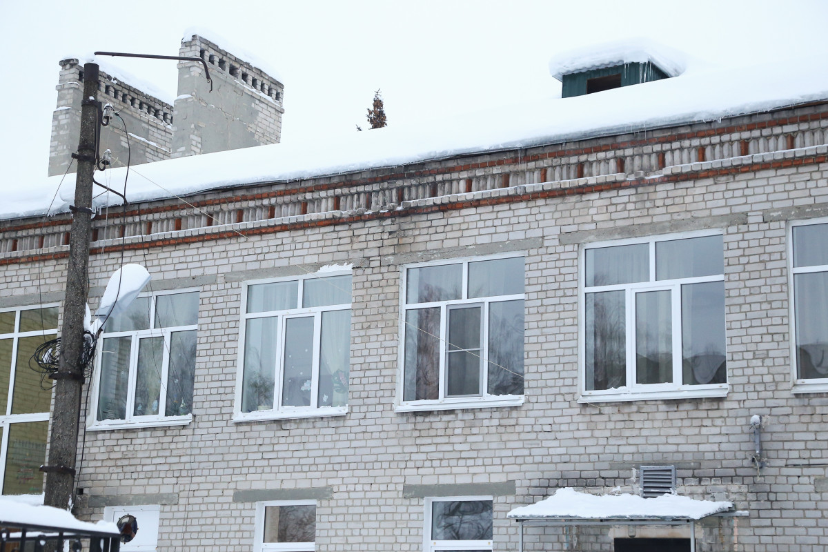 Радченко: перед руководителями школ поставлена задача не допустить образования наледи на крышах учреждений