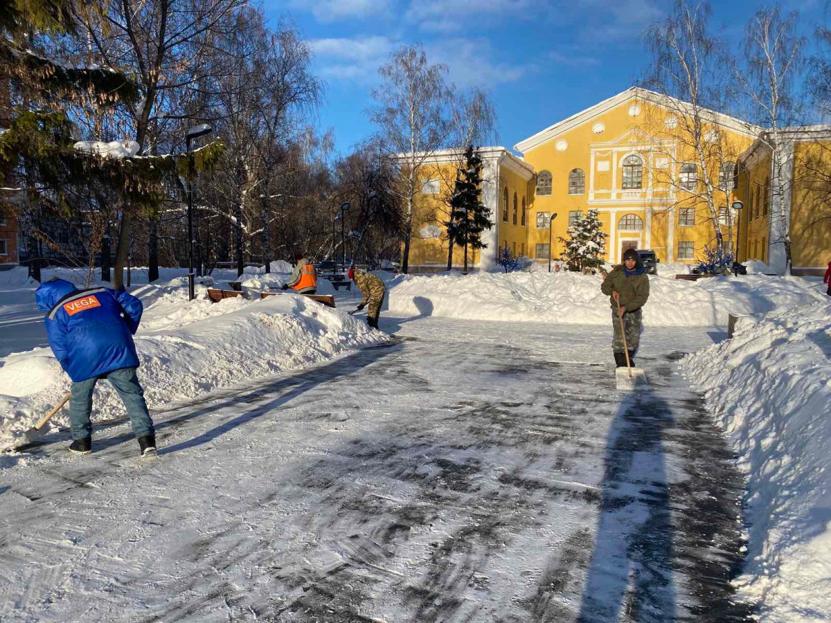 Более 180 тысяч кубометров снега вывезли с улиц Нижнего Новгорода за прошедшую неделю