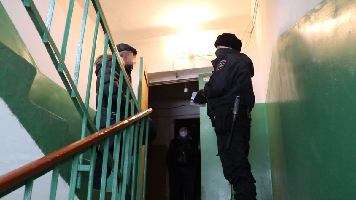 Тело девушки обнаружили в общежитии в Дзержинске