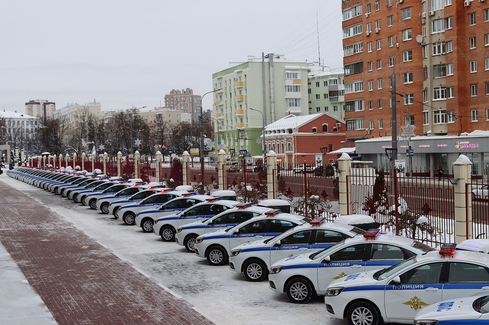 45 новых автомобилей передали сотрудникам подразделений ГИБДД