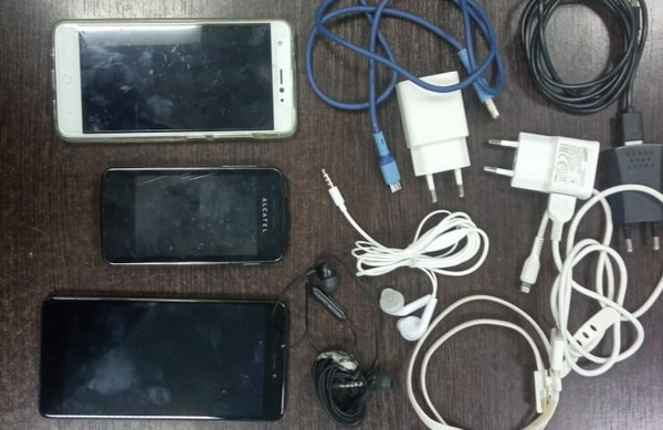 Мобильные телефоны пытались перебросить в нижегородскую колонию