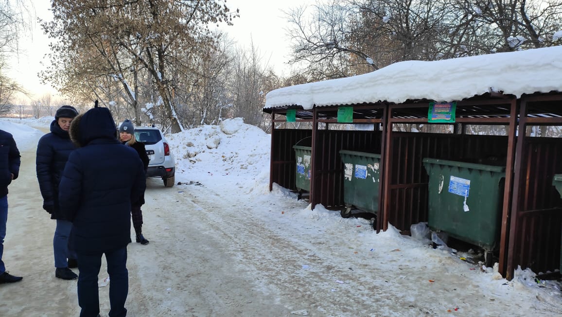 Специалисты Минэкологии проверили состояние контейнерных площадок в Павловском округе