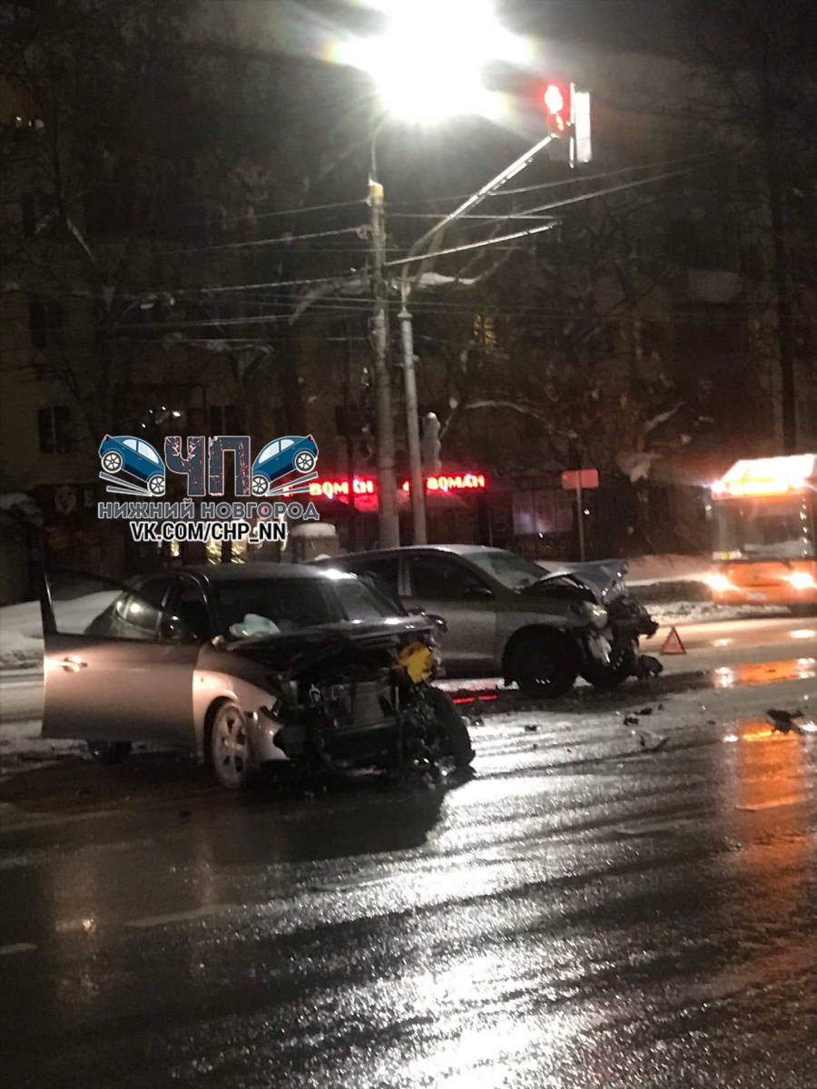 Двое мужчин пострадали в ДТП на проспекте Гагарина в Нижнем Новгороде