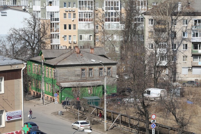 Аварийный дом в центре Нижнего Новгорода начали готовить к сносу