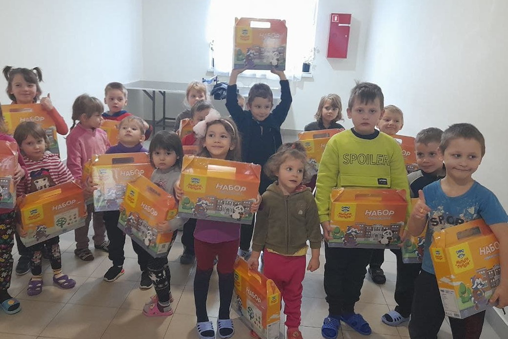 Гуманитарная помощь нижегородского Заксобрания доставлена в Детский социальный центр №1 Донецка