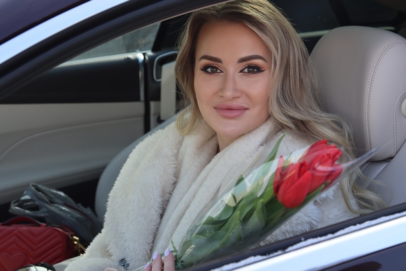 Нижегородские полицейские дарили цветы женщинам-водителям