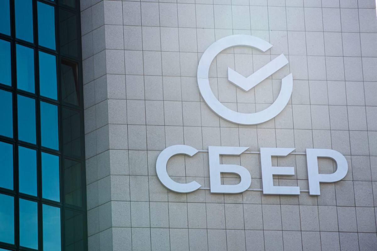В Сбербанке прокомментировали решение Банка России о временном порядке операций с наличной валютой: