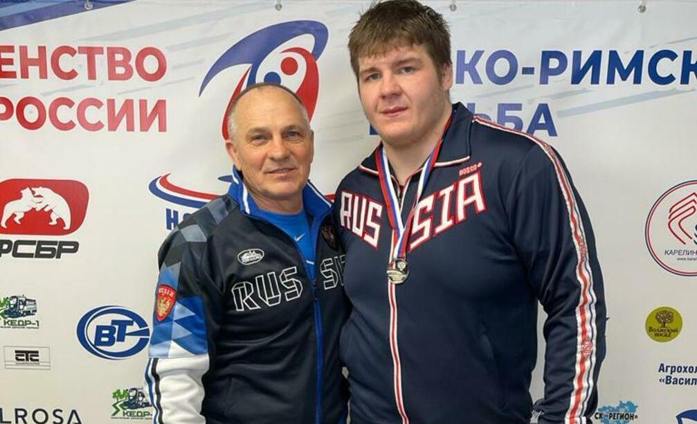 Арефьев завоевал серебро на первенстве России по греко-римской борьбе