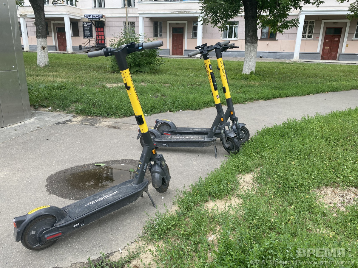 Нижегородка получила травмы, упав с электросамоката