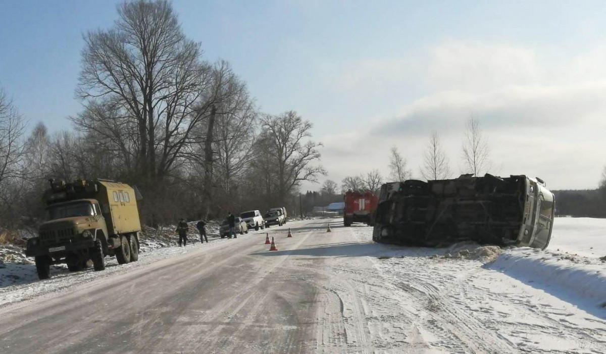 Автобус ПАЗ перевернулся на трассе в Ветлужском районе