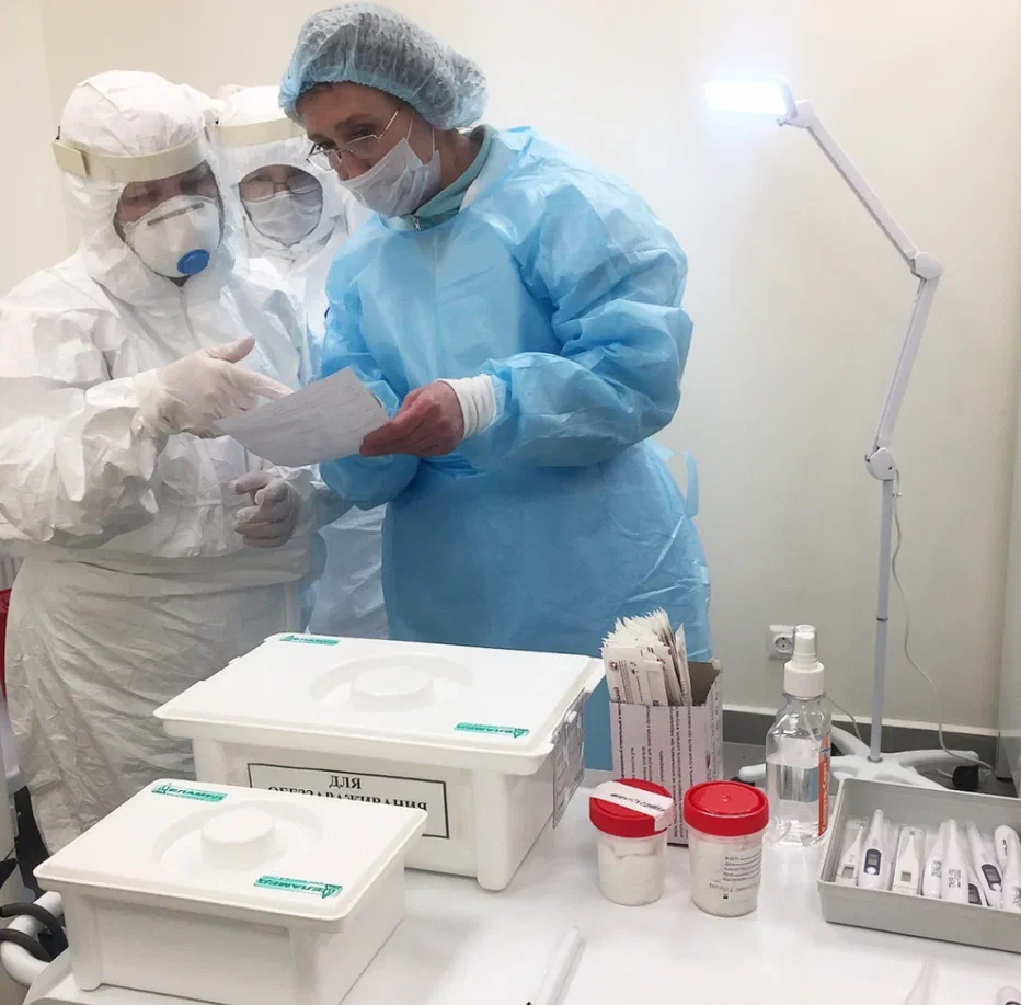 В России зарегистрировали первую в мире назальную вакцину от COVID-19