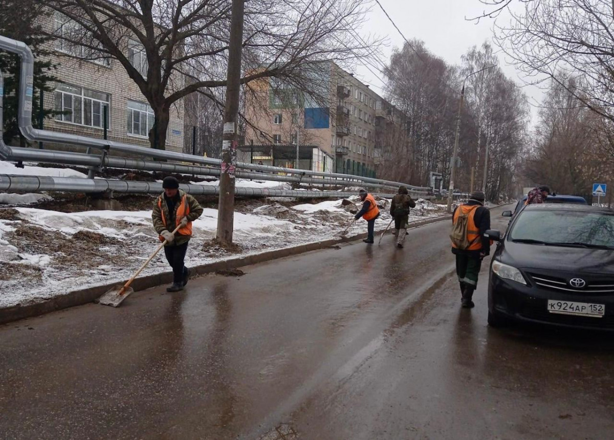 Улицы Нижнего Новгорода начали убирать в рамках месячника по благоустройству