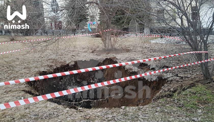 Провал грунта произошел на территории роддома в Нижнем Новгороде