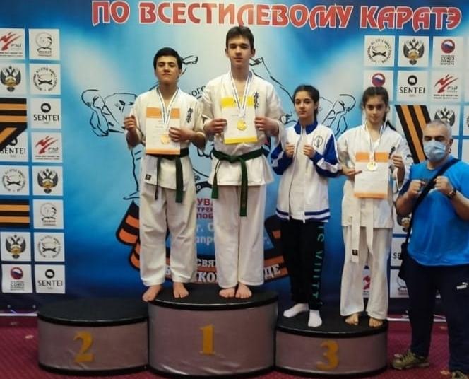 Герасюк и Чигарев завоевали золото на первенстве России по всестилевому каратэ