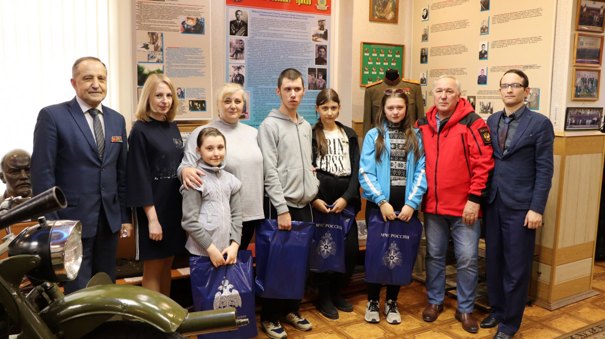 Для донбасских детей из многодетной семьи устроили праздник в Центре по ГО и ЧС Нижегородской области