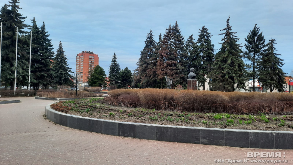 Скамьи и качели установят на площади Киселева в ходе благоустройства