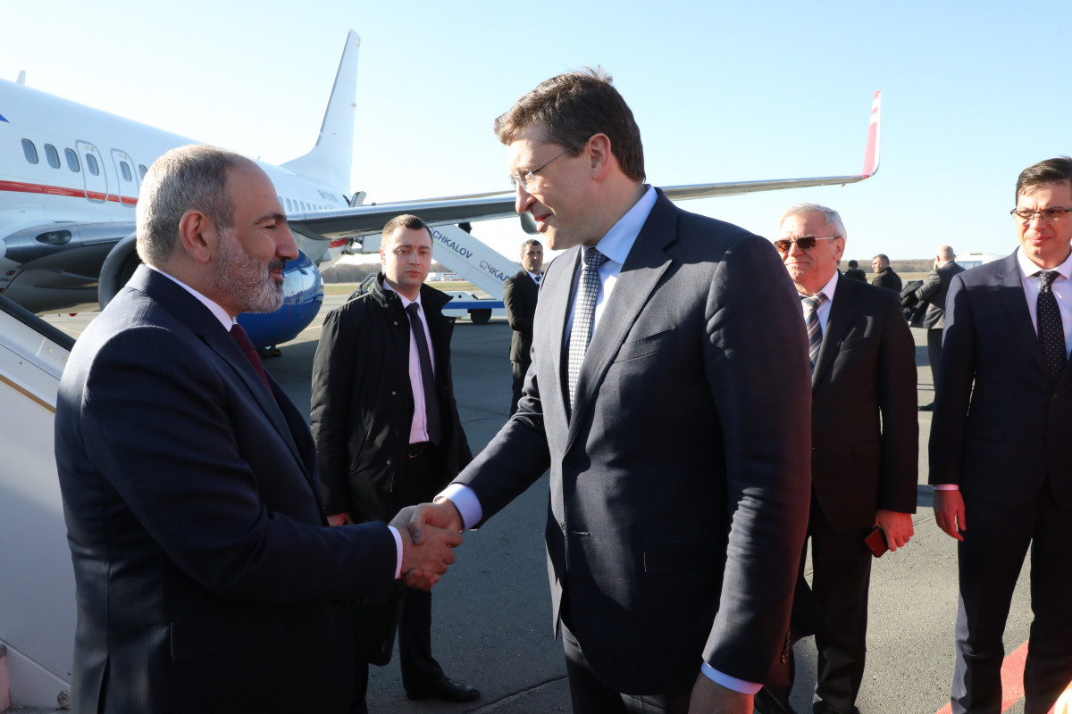 Глеб Никитин поприветствовал премьер-министра Армении в нижегородском аэропорту