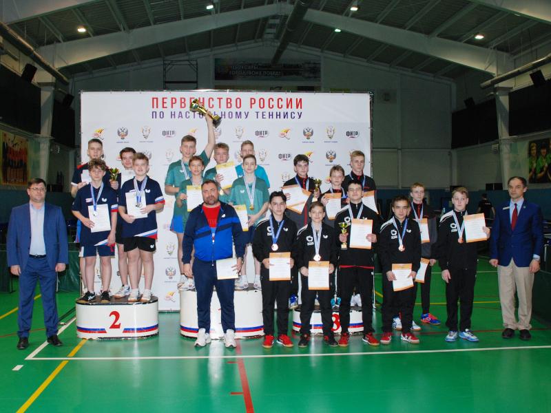 Сборная команда Нижегородской области завоевала серебро на первенстве России по настольному теннису