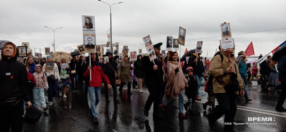 Фоторепортаж: «Бессмертный полк» прошел по улицам Нижнего Новгорода