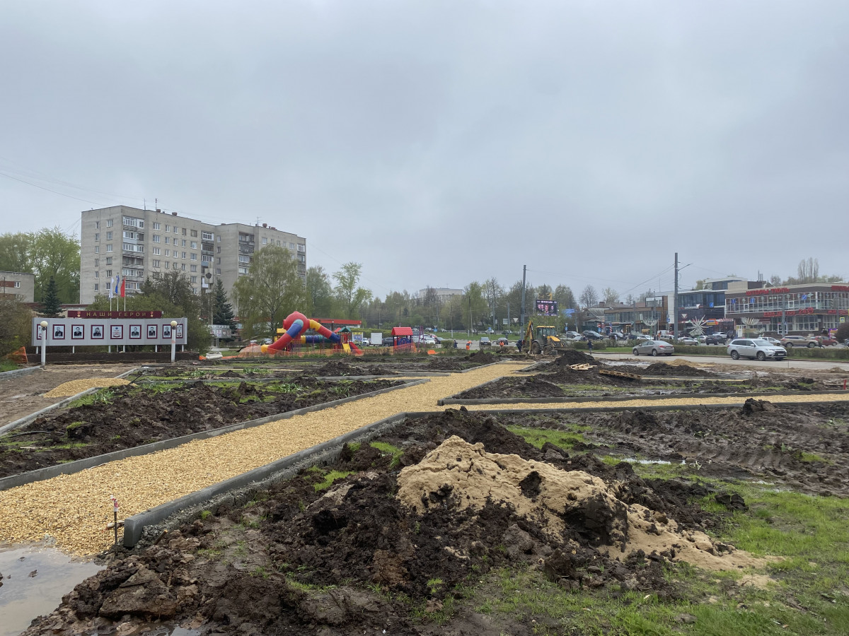 Демонтажные работы асфальтового и тротуарного покрытий на площади Советской выполнены на 40%