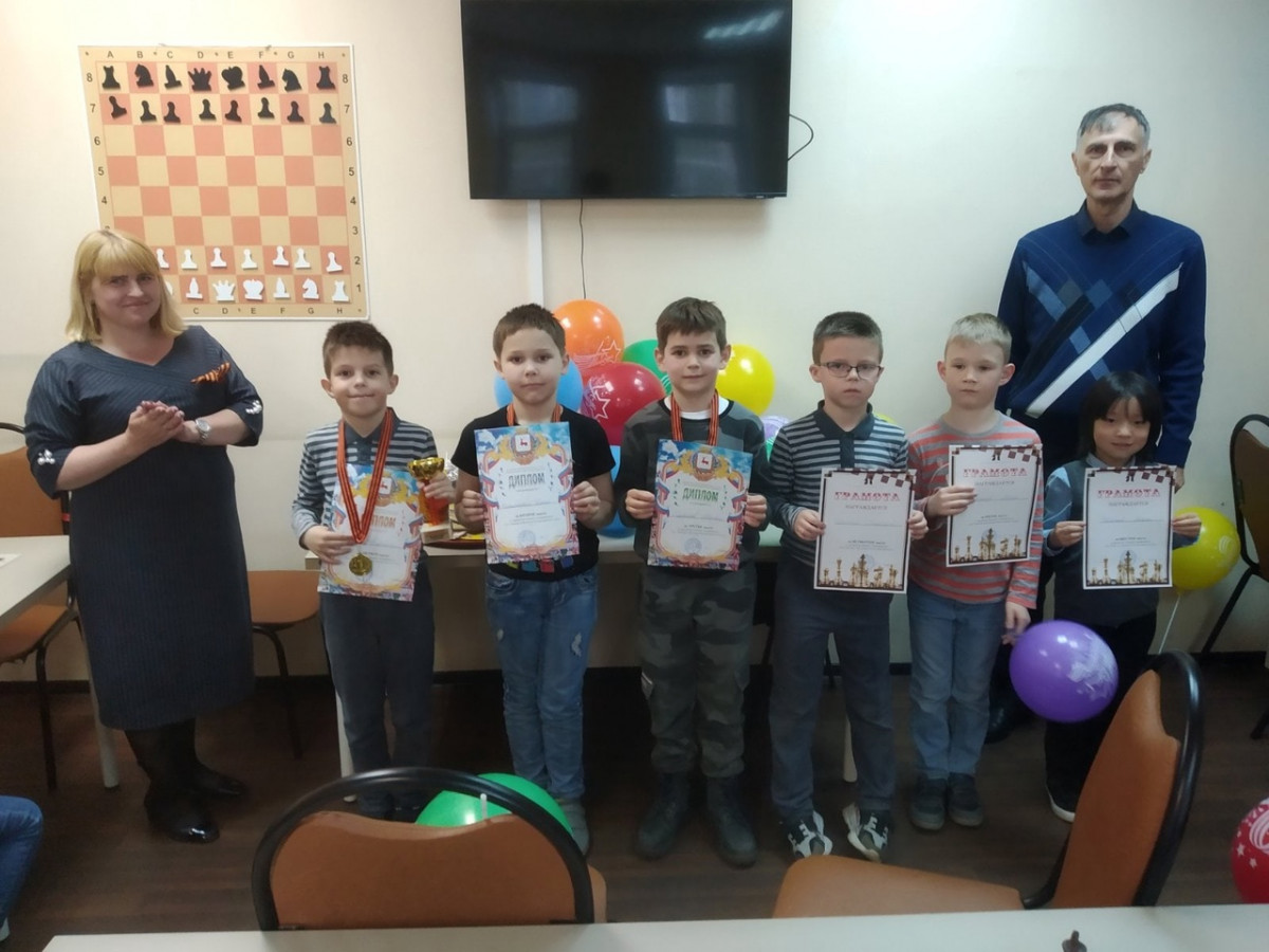 Константин Шишкин и Эмилия Симагина победили в блицтурнире по шахматам в Нижнем Новгороде