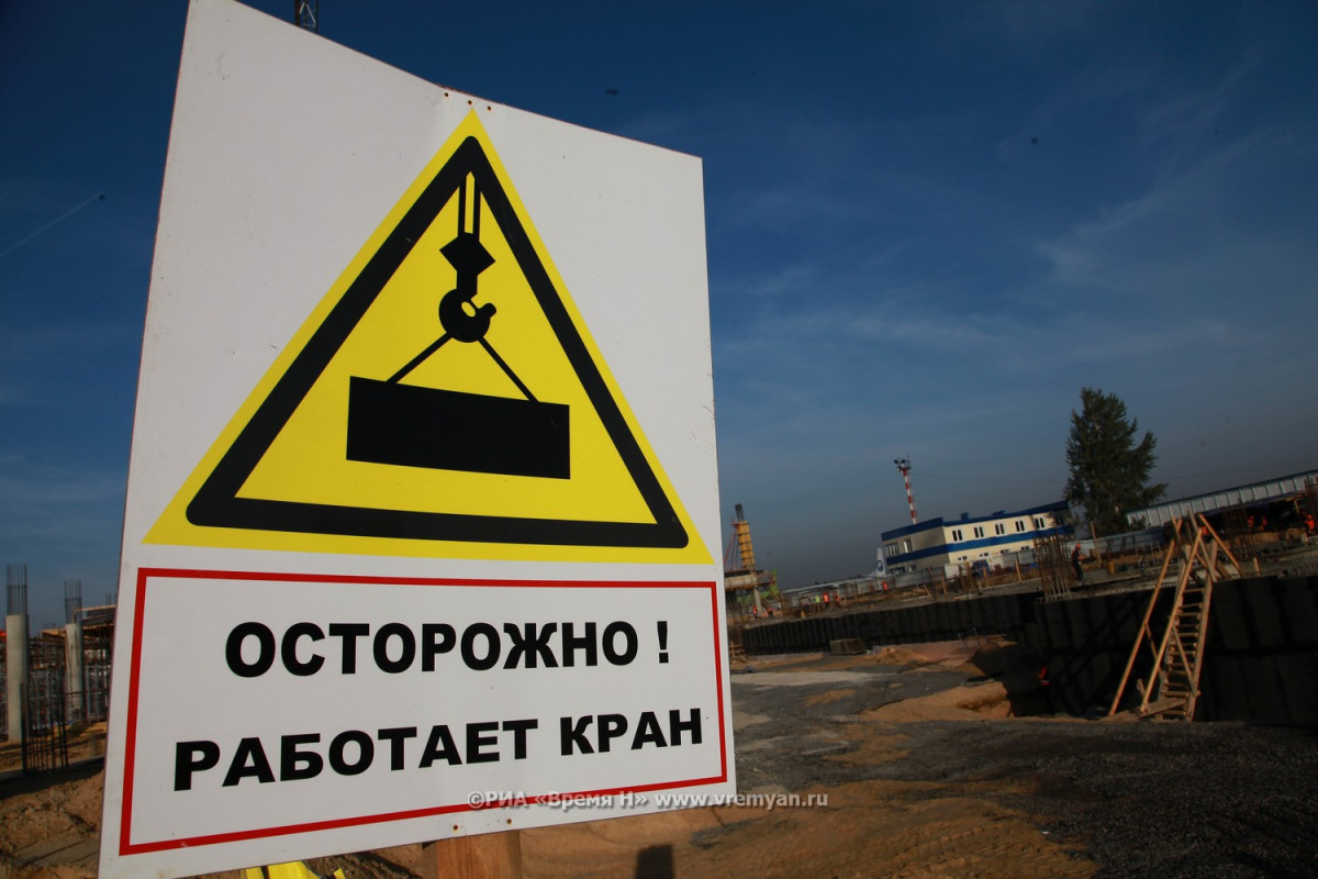 Крановщик упал с высоты кабины автокрана в Бутурлинском районе
